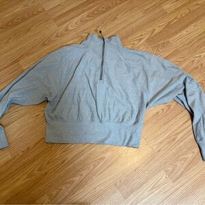 Lululemon grey softstreme crop Quarter-Zip Pullover size 6 perfect condition